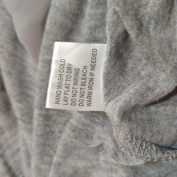 Belldini Women's Gray 3/4 Sleeve Tunic w/Raw Sheer Hem Size 2X Stud Front - Picture 8 of 8